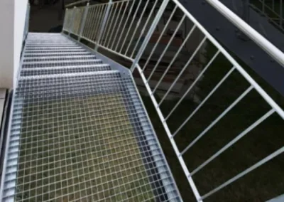 Stahltreppe gitterrost podest - Stahltreppe von MV-C Metallverarbeitung